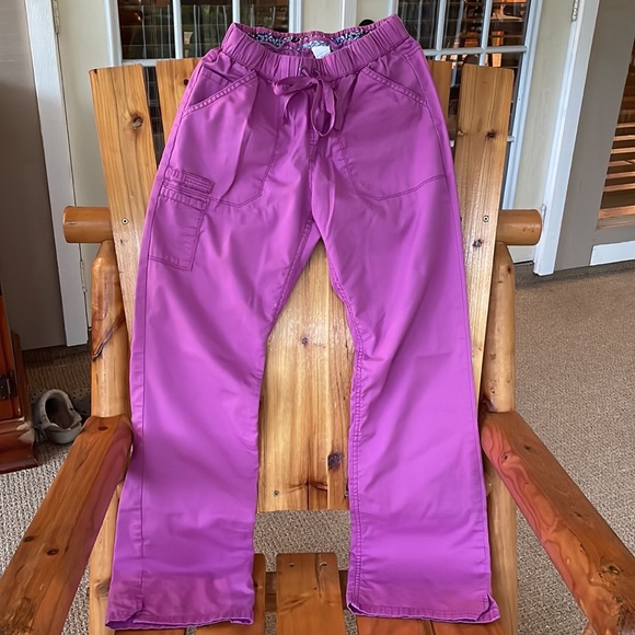 Medical scrubs by Maevn - Picture 4 of 4